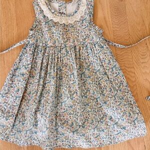 Southern Smocked Floral Sleeveless Dress with Lace Collar Size: 3T